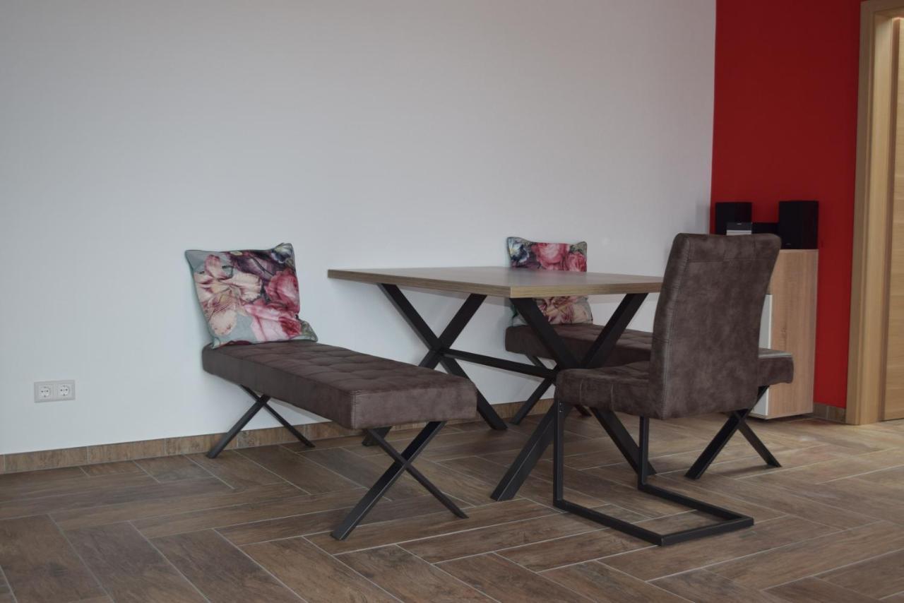 Hunsruecker-Fewo - Die Erlebnishuette - 2 Ferienwohnungen Im Hunsrueck In Unzenberg Gobenhausen Phòng bức ảnh